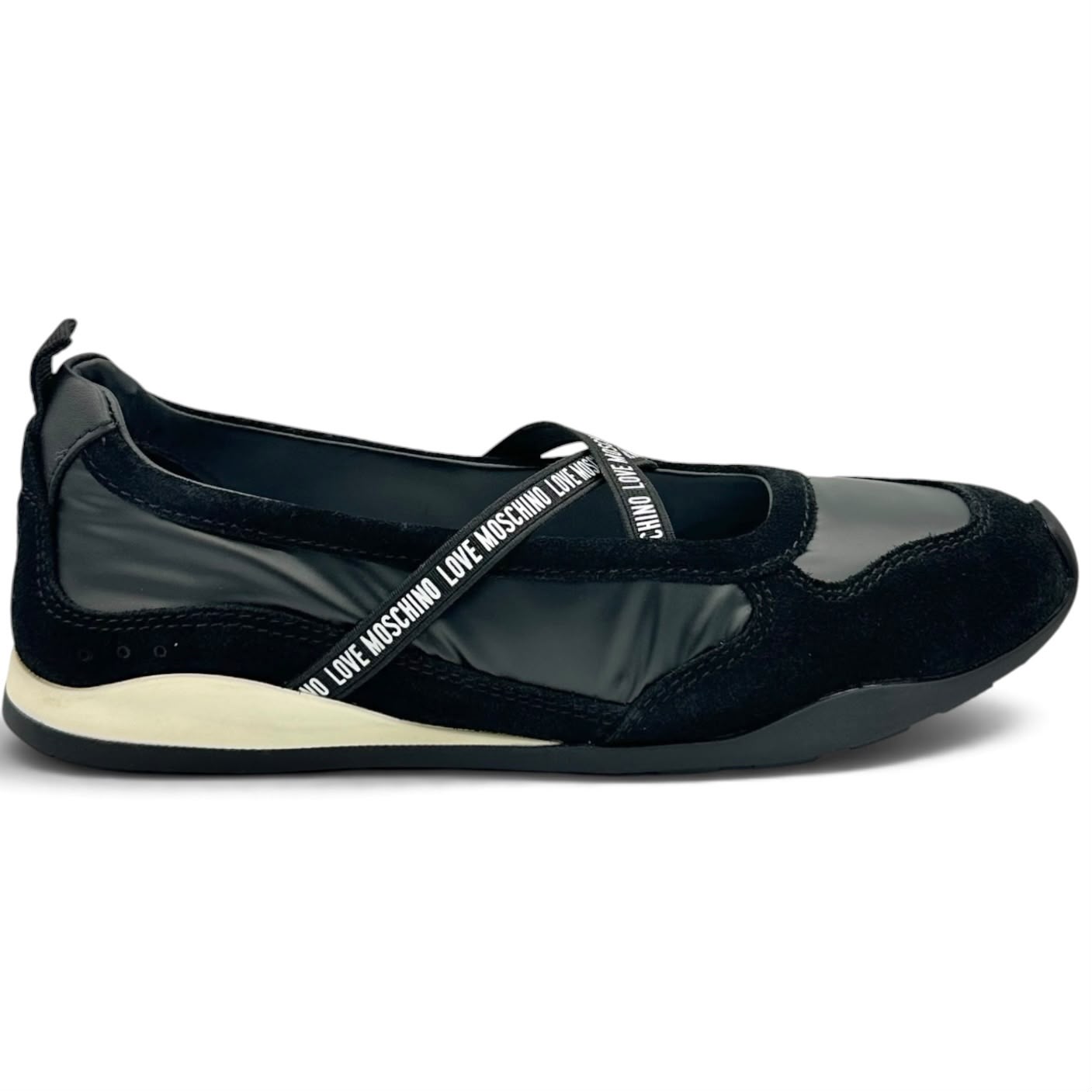 WhatsApp Image 2026-09-11 at 15.07.30 (1) Sneakerd Love Moschino - immagine 1